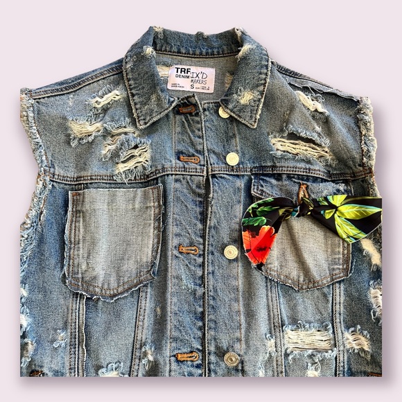 ☀️🍁ZARA TRF Floral Distressed Jean Denim Vest Jacket Size S oversized 2017 SS - Picture 11 of 15